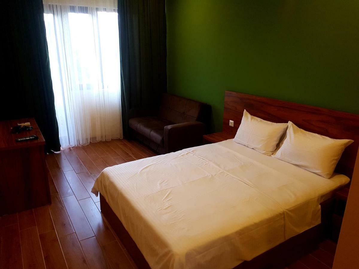 Hotel Costa Makhinjauri Buitenkant foto